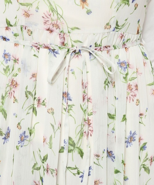 mysty woman(ミスティウーマン)の「楊柳ボタニカルキャミワンピース 659363(ワンピース・レディース・ブラック/アイボリー・FREE)」の19枚目の写真