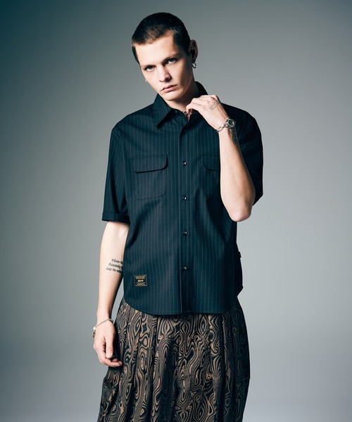 glamb(グラム)の「Oversize Work Shirt / オーバーサイズワークシャツ(シャツ/ブラウス・メンズ・ブラック/ベージュ/ネイビー・S/M/L)」の8枚目の写真