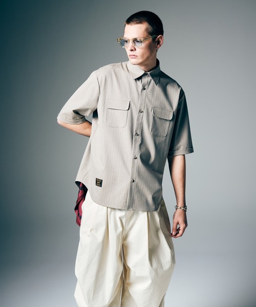 glamb(グラム)の「Oversize Work Shirt / オーバーサイズワークシャツ(シャツ/ブラウス・メンズ・ブラック/ベージュ/ネイビー・S/M/L)」の10枚目の写真
