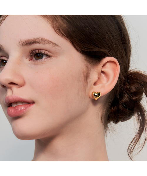 HEI(ヘイ)の「humming heart earring(ピアス(両耳用)・レディース・ホワイト/ゴールド・FREE)」の1枚目の写真