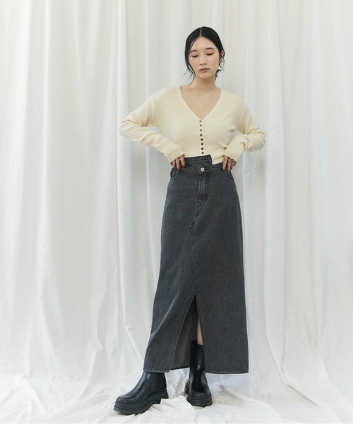 CIEL'AIR（シエルエアー）の「PATCHWORK REMAKE DENIM SKIRT(ﾊﾟｯﾁﾜｰｸﾘﾒｲｸﾃﾞﾆﾑｽｶｰﾄ）（スカート・レディース・インディゴブルー/ブラック・FREE）」の4枚目の写真