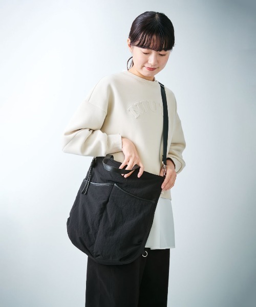 IEDIT（イディット）の「ＩＥＤＩＴ　ことりっぷとコラボ　旅のアイデアを詰め込んだ　リュックにもなる軽やかきれいめ３―ＷＡＹバッグ〈ブラック〉（バックパック/リュック・レディース・ブラック・ONE SIZE）」の3枚目の写真