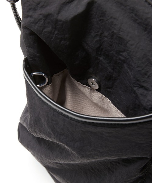 IEDIT（イディット）の「ＩＥＤＩＴ　ことりっぷとコラボ　旅のアイデアを詰め込んだ　リュックにもなる軽やかきれいめ３―ＷＡＹバッグ〈ブラック〉（バックパック/リュック・レディース・ブラック・ONE SIZE）」の11枚目の写真