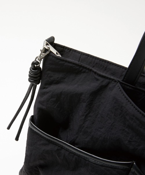 IEDIT（イディット）の「ＩＥＤＩＴ　ことりっぷとコラボ　旅のアイデアを詰め込んだ　リュックにもなる軽やかきれいめ３―ＷＡＹバッグ〈ブラック〉（バックパック/リュック・レディース・ブラック・ONE SIZE）」の15枚目の写真