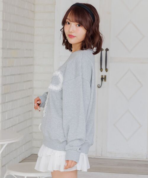 ems excite（エムズエキサイト）の「BIGリボントレーナー（スウェット・レディース・ダークグレー/イエロー/ダークブルー・FREE）」の21枚目の写真