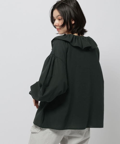 niko and...（ニコアンド）の「リネンブレンドフリルブラウス（シャツ/ブラウス・レディース・チャコール/オフホワイト/ブラック/ブルー・LARGE/MEDIUM）」の10枚目の写真