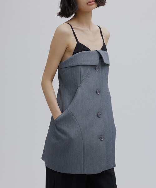 Ameri（アメリ）の「LAYERED DETAIL CONSTRUCT TOP（キャミソール・レディース・ライトベージュ/グレー・FREE）」の5枚目の写真