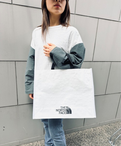 THE NORTH FACE（ザノースフェイス）の「THE NORTH FACE / ザノースフェイス / SHOPPER BAG-M（トートバッグ・レディース・ホワイト系その他・MEDIUM）」の6枚目の写真
