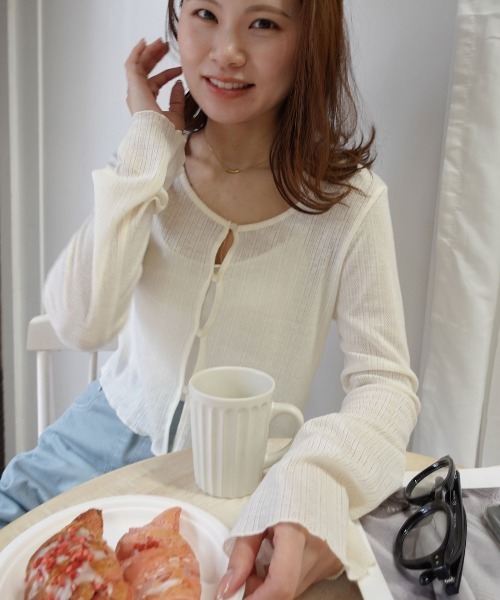 CORNERS(コーナーズ)の「針抜きシアーリブクロップドカーディガン(カーディガン/ボレロ・レディース・アイボリー/ブラック・M)」の13枚目の写真