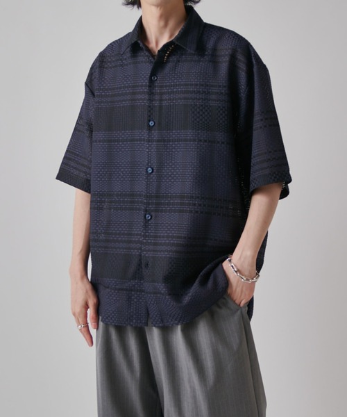 Lui's(ルイス)の「ブロックチェックショートスリーブシャツ(シャツ/ブラウス・メンズ・ブラック/ホワイト/ネイビー・S/M)」の1枚目の写真