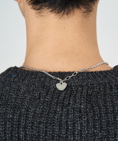 DISCOVERED(ディスカバード)の「BONE CROSS NECKLACE(ネックレス・メンズ・シルバー・FREE)」の2枚目の写真
