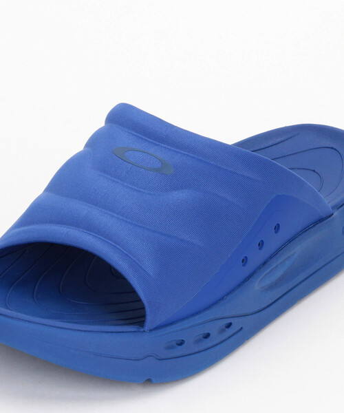 FREAK'S STORE（フリークスストア）の「限定展開 OAKLEY/オークリー STUDIO SLIDE（サンダル・メンズ・ブラック/ブルー・8/10/9/7）」の8枚目の写真