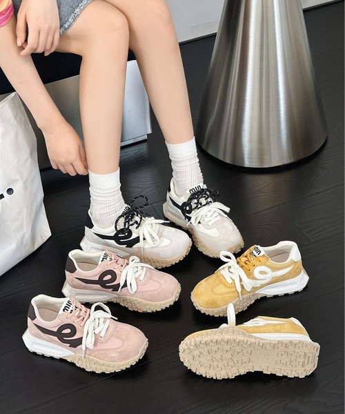 gossip!ロサンゼルス(ゴシップロサンゼルス)の「Y2K 軽量厚底 ベーシック コートスニーカー 配色紐デザインスニーカー(スニーカー・レディース・ホワイト・S/M/L/XL)」の6枚目の写真