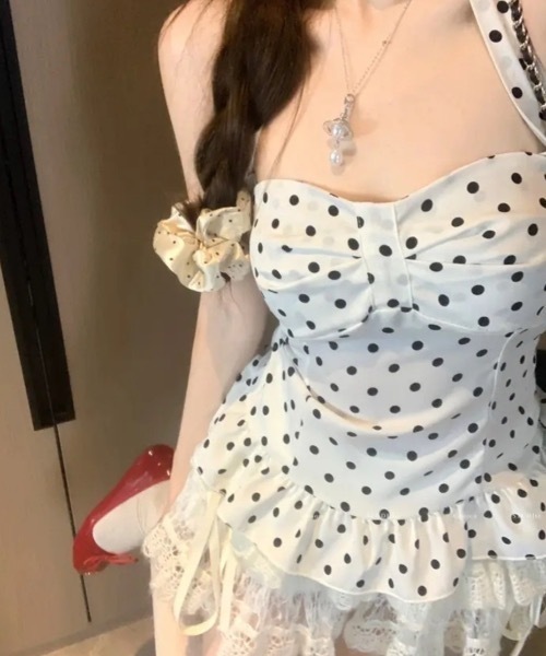 Teem Store(チームストア)の「【カップ付き】ビッグリボンフリルデザインホルターネックペプラムトップス ドット柄 チェック柄(シャツ/ブラウス・レディース・ブラック/ホワイト/ブラック系その他・F)」の17枚目の写真