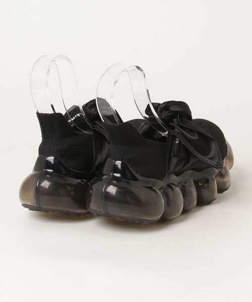 grounds(グラウンズ)の「grounds JEWELRY HANKIE PUMPS / グランズ ジュエリー ハンキーパンプス(スニーカー・レディース・ブラック・25.0cm/24.0cm/23.0cm)」の2枚目の写真