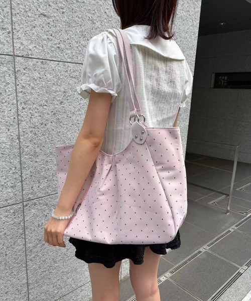 mebole（メボレ）の「マルチドットショルダーバッグ（ショルダーバッグ・レディース・ブルー/ピンク/ホワイト/ブラック・FREE）」の5枚目の写真