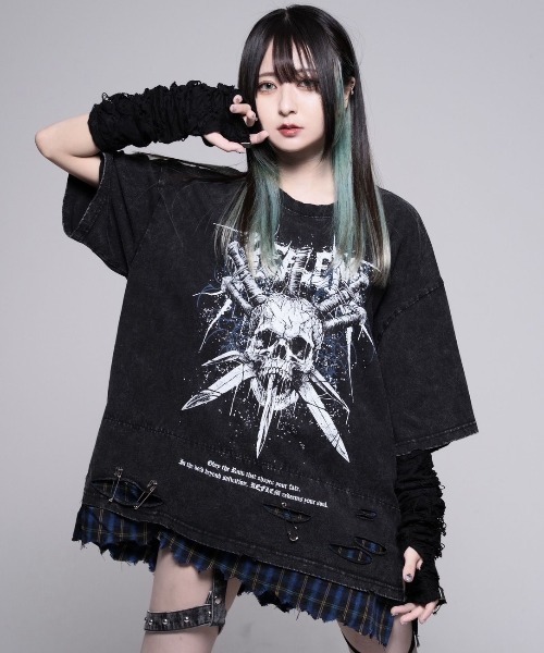 REFLEM（レフレム）の「『REFLEM/レフレム』安ピン付きグランジチェックレイヤードTシャツ/ハーフスリーブカットソー（Tシャツ/カットソー・レディース・ブラック×ブルー/ブラック×レッド・FREE）」の2枚目の写真