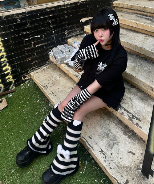 ELIMENO（エリメノ）の「EL クロスチェーン 半袖Tシャツ 4カラー（Tシャツ/カットソー・メンズ・ブラック/ライトグレー/チャコール/ホワイト・1/2/3/4/5/6）」の7枚目の写真