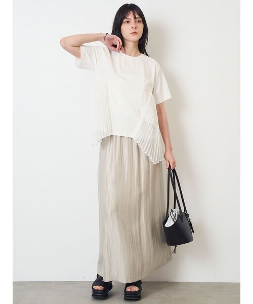 ELENDEEK(エレンディーク)の「プリーツドッキングカットソー(Tシャツ/カットソー・レディース・オフホワイト/ブラック・FREE)」の19枚目の写真