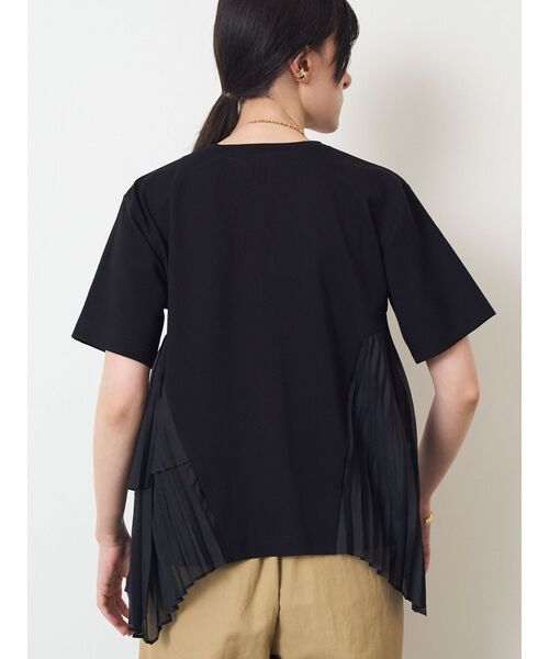 ELENDEEK(エレンディーク)の「プリーツドッキングカットソー(Tシャツ/カットソー・レディース・オフホワイト/ブラック・FREE)」の17枚目の写真
