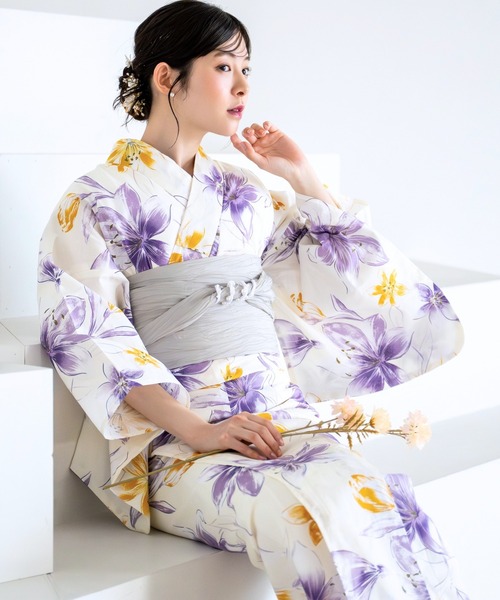 CELEN(セレン)の「【1人で着られる浴衣4点セット】浴衣・兵児帯・腰紐2本《夏花浴衣》(浴衣・レディース・ネイビー系2/ブルー系2/アイボリー系2/アイボリー系1/ネイビー系1/ピンク系/ブラック系/ブルー系1・FREE)」の3枚目の写真