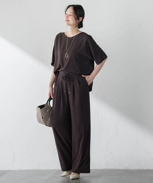 LAUTREAMONT(ロートレアモン)の「【涼・美・楽】Vネックブラウス(シャツ/ブラウス・レディース・ブラウン/ベージュ/ブラック/ダークネイビー・9号)」の7枚目の写真