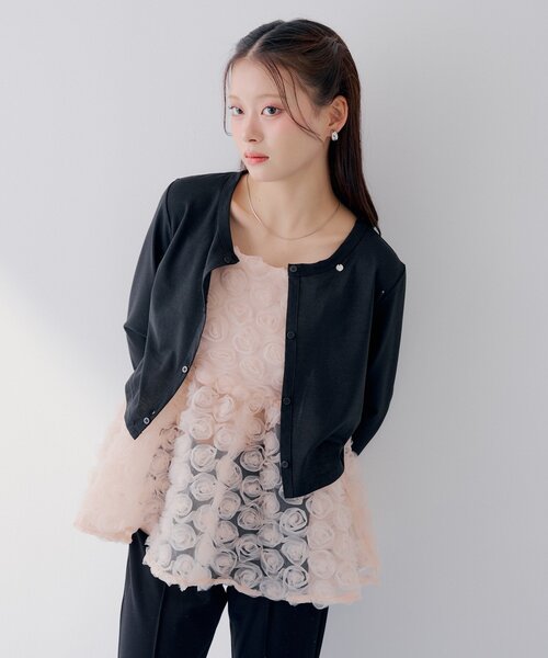 Chico(チコ)の「【SALON by Chico】\UVカット&接触冷感/コンパクトラメクルーカーデ【シワになりにくいイージーケア素材】(Tシャツ/カットソー・レディース・ブルー/ピンク/ブラック/アイボリー・FREE)」の22枚目の写真