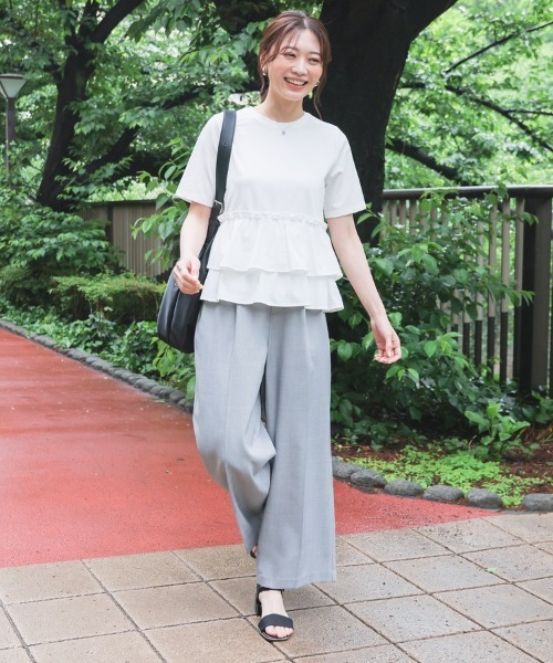 GLACIER lusso(グラシアルッソ)の「【美冷・接触冷感・UVカット】裾フリルトップス(Tシャツ/カットソー・レディース・ブラック/グリーン/アイボリー・L/LL/M)」の5枚目の写真