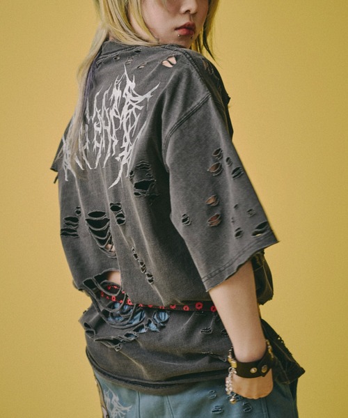 GALFY（ガルフィー）の「【GALFY】病みに溶かされし大ダメージTシャツ / 【ガルフィー】グラフィック刺しゅうロゴダメージ半袖Ｔシャツ（Tシャツ/カットソー・メンズ・ベージュ/グレー/チャコール・L/XL）」の22枚目の写真