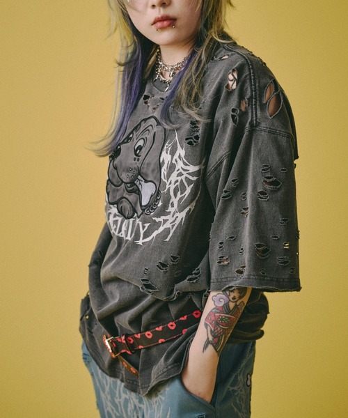 GALFY（ガルフィー）の「【GALFY】病みに溶かされし大ダメージTシャツ / 【ガルフィー】グラフィック刺しゅうロゴダメージ半袖Ｔシャツ（Tシャツ/カットソー・メンズ・ベージュ/グレー/チャコール・L/XL）」の21枚目の写真