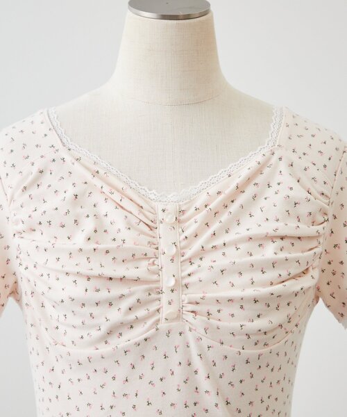 continuer de NICE CLAUP(コンティニューデナイスクラップ)の「大人気に付き新色追加!小花レーストップス(Tシャツ/カットソー・レディース・ホワイト系その他/ブルー系その他/ピンク系その他/オフホワイト/ブラック/その他2/その他1・FREE)」の14枚目の写真