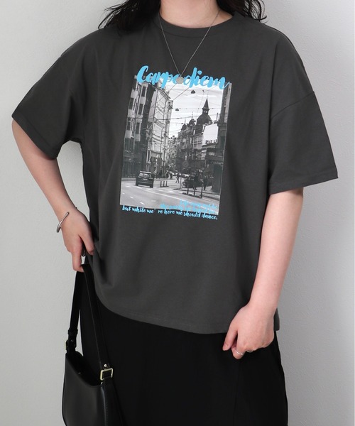 ZOZOMARKET by ゆずもも.(ゾゾマーケットバイユズモモ)の「【インフルエンサー ゆ ず も も .セレクト】タウンフォトカラーロゴTシャツ(Tシャツ/カットソー・レディース・オフホワイト/チャコール・38)」の17枚目の写真