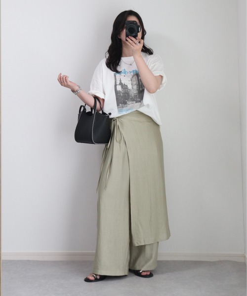 ZOZOMARKET by ゆずもも.(ゾゾマーケットバイユズモモ)の「【インフルエンサー ゆ ず も も .セレクト】タウンフォトカラーロゴTシャツ(Tシャツ/カットソー・レディース・オフホワイト/チャコール・38)」の14枚目の写真