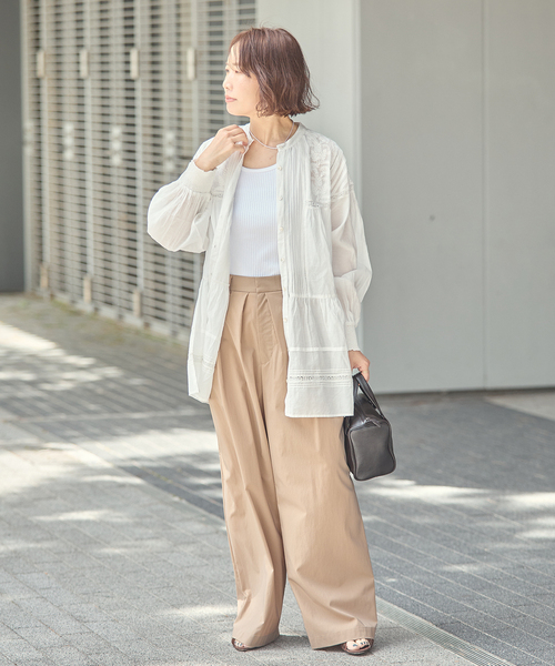 journal standard L'essage(ジャーナルスタンダードレサージュ)の「リバーレースチュニックブラウス(シャツ/ブラウス・レディース・ブラック/ホワイト・FREE)」の4枚目の写真