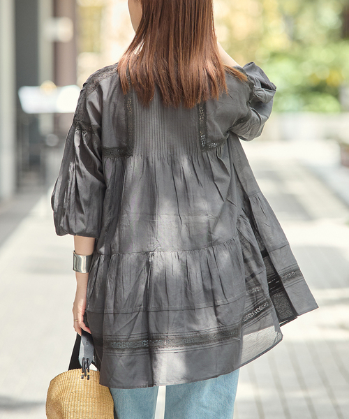 journal standard L'essage(ジャーナルスタンダードレサージュ)の「リバーレースチュニックブラウス(シャツ/ブラウス・レディース・ブラック/ホワイト・FREE)」の6枚目の写真