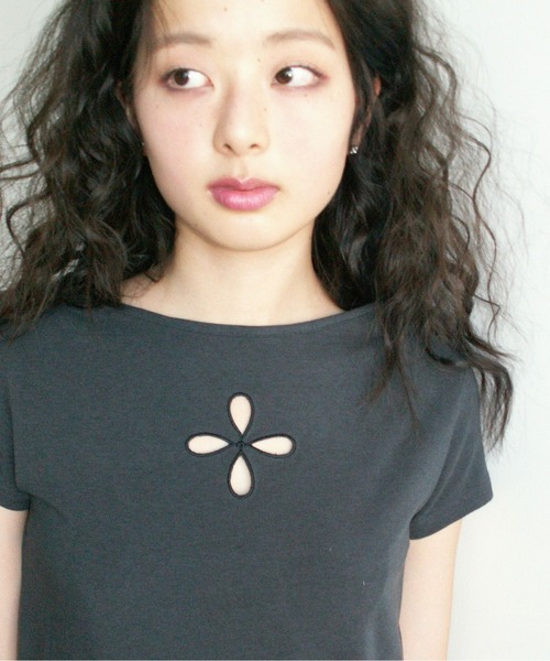 musubore(ムスボレ)の「【 select 】flower punched tee / フラワーパンチTシャツ(Tシャツ/カットソー・レディース・チャコールグレー/ミント・FREE)」の15枚目の写真