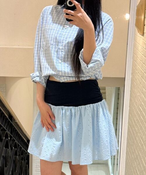 SINOON（シヌーン）の「2-Way Drawstring Crop Shirt (Blue)（シャツ/ブラウス・レディース・ブルー・FREE）」の5枚目の写真