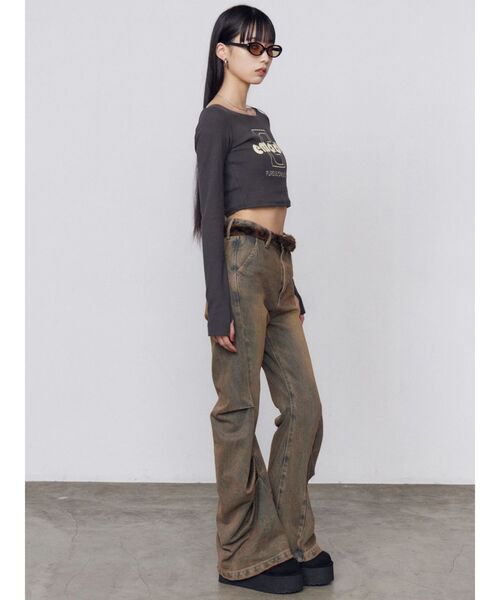 EMODA(エモダ)の「タックルーズフレアジーンズ(デニムパンツ・レディース・ベージュ/ブラック・SMALL/MEDIUM)」の12枚目の写真