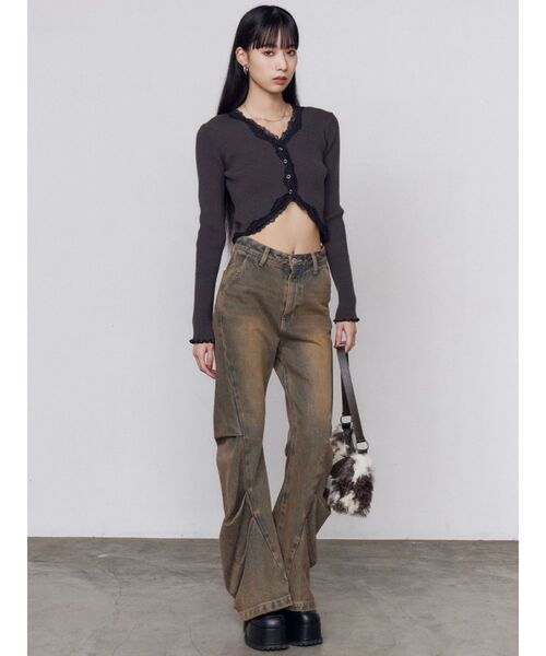 EMODA(エモダ)の「タックルーズフレアジーンズ(デニムパンツ・レディース・ベージュ/ブラック・SMALL/MEDIUM)」の15枚目の写真