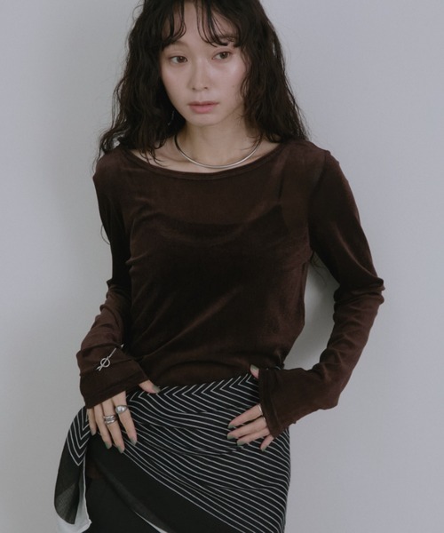 Aunt Marie's(アントマリーズ)の「シアーベロアバックオープンプルオーバー(Tシャツ/カットソー・レディース・ブラック/ブラウン/グレー・FREE)」の3枚目の写真