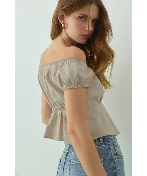 ALEXIA STAM(アリシアスタン)の「Linen Cropped Top /リネンクロップドトップス(Tシャツ/カットソー・レディース・ベージュ/ブラック/ホワイト・M/S)」の4枚目の写真