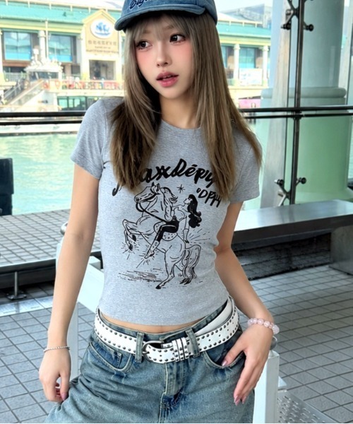 SHEENA（シーナ）の「カウガールロゴプリントフィットTシャツ（Tシャツ/カットソー・レディース・グレー/ホワイト・M）」の11枚目の写真