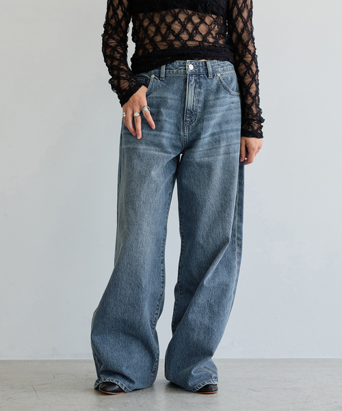 IENA LA BOUCLE（イエナラブークル）の「IENA LA BOUCLE ストレートスリムフィットワイドデニム（デニムパンツ・レディース・グレー/ブルー・34/36/38/40）」の2枚目の写真