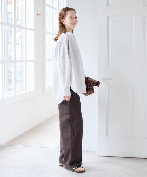 U by SPICK&SPAN(ユーバイスピックアンドスパン)の「ラウンドヘムオーバーサイズシャツ(シャツ/ブラウス・レディース・ブラウン/ホワイト/ブルー/ピンク・FREE)」の6枚目の写真