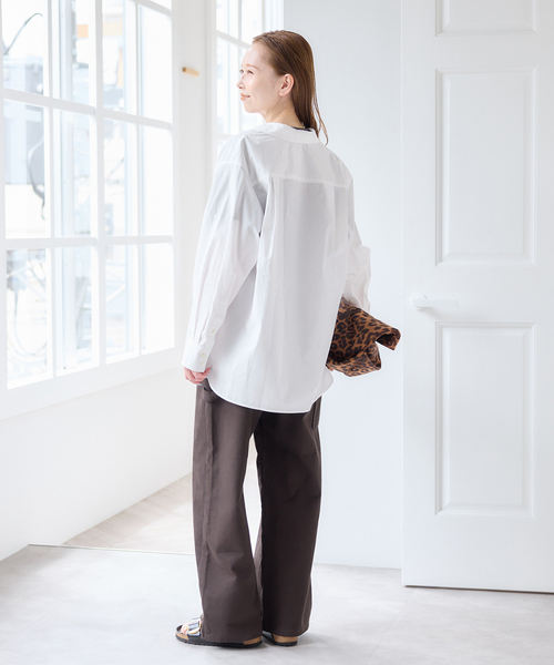 U by SPICK&SPAN(ユーバイスピックアンドスパン)の「ラウンドヘムオーバーサイズシャツ(シャツ/ブラウス・レディース・ブラウン/ホワイト/ブルー/ピンク・FREE)」の8枚目の写真