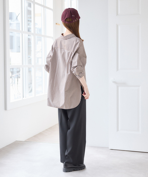 U by SPICK&SPAN(ユーバイスピックアンドスパン)の「ラウンドヘムオーバーサイズシャツ(シャツ/ブラウス・レディース・ブラウン/ホワイト/ブルー/ピンク・FREE)」の19枚目の写真