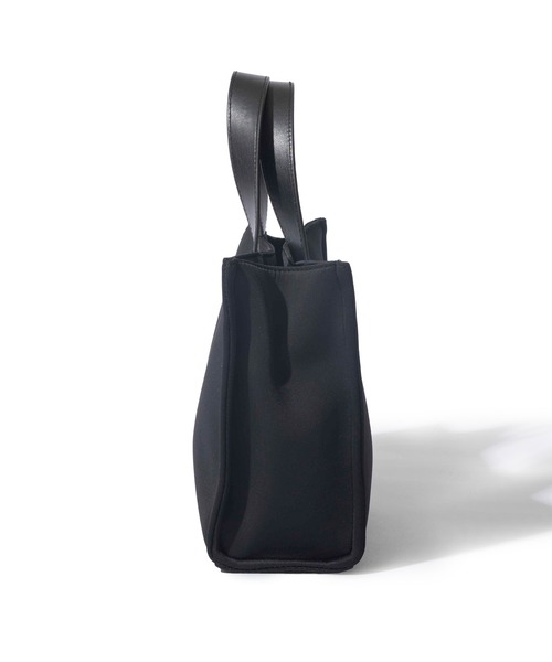 1PIU1UGUALE3  RELAX （ウノピゥウノウグァーレトレ リラックス）の「【1PIU1UGUALE3 RELAX】NEOPRENE MINI BAG（トートバッグ・メンズ・ブラック・FREE）」の4枚目の写真
