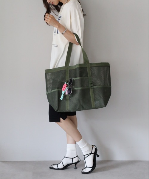 &MARKS(アンドマークス)の「N33 【大容量・軽量】 メッシュトートバッグ エコバッグ プールバッグ ジムバッグ ビーチバッグ 多収納(トートバッグ・レディース・オフホワイト/グレー/カーキ/ブラック・FREE)」の4枚目の写真