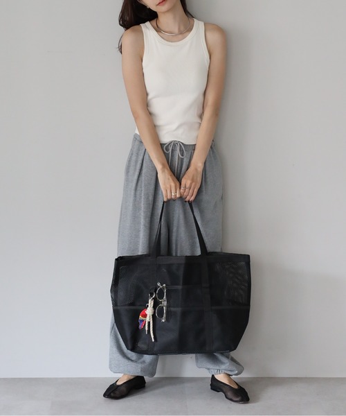 &MARKS(アンドマークス)の「N33 【大容量・軽量】 メッシュトートバッグ エコバッグ プールバッグ ジムバッグ ビーチバッグ 多収納(トートバッグ・レディース・オフホワイト/グレー/カーキ/ブラック・FREE)」の11枚目の写真