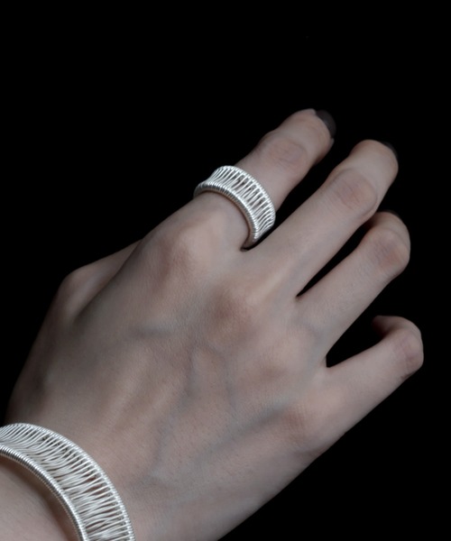 YArKA(ヤーカ)の「【YArKA×KAREN】collaboration ring YK2506OCR5379(リング・メンズ・シルバー/ブラック・#11/#13/#15)」の1枚目の写真